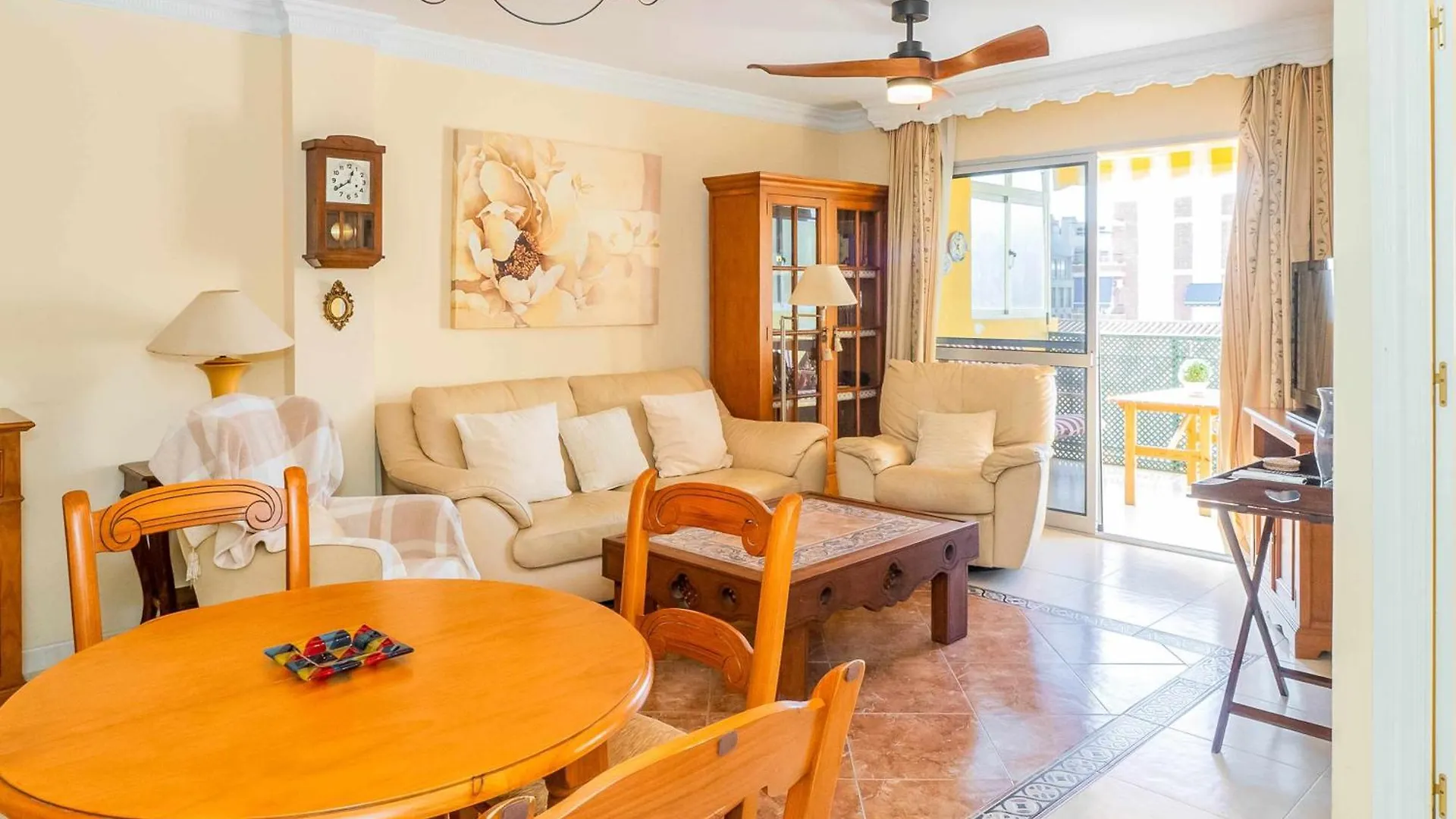 Apartment Centrico Apartamento Con Terraza En La Playa Rincon de la Victoria Spain