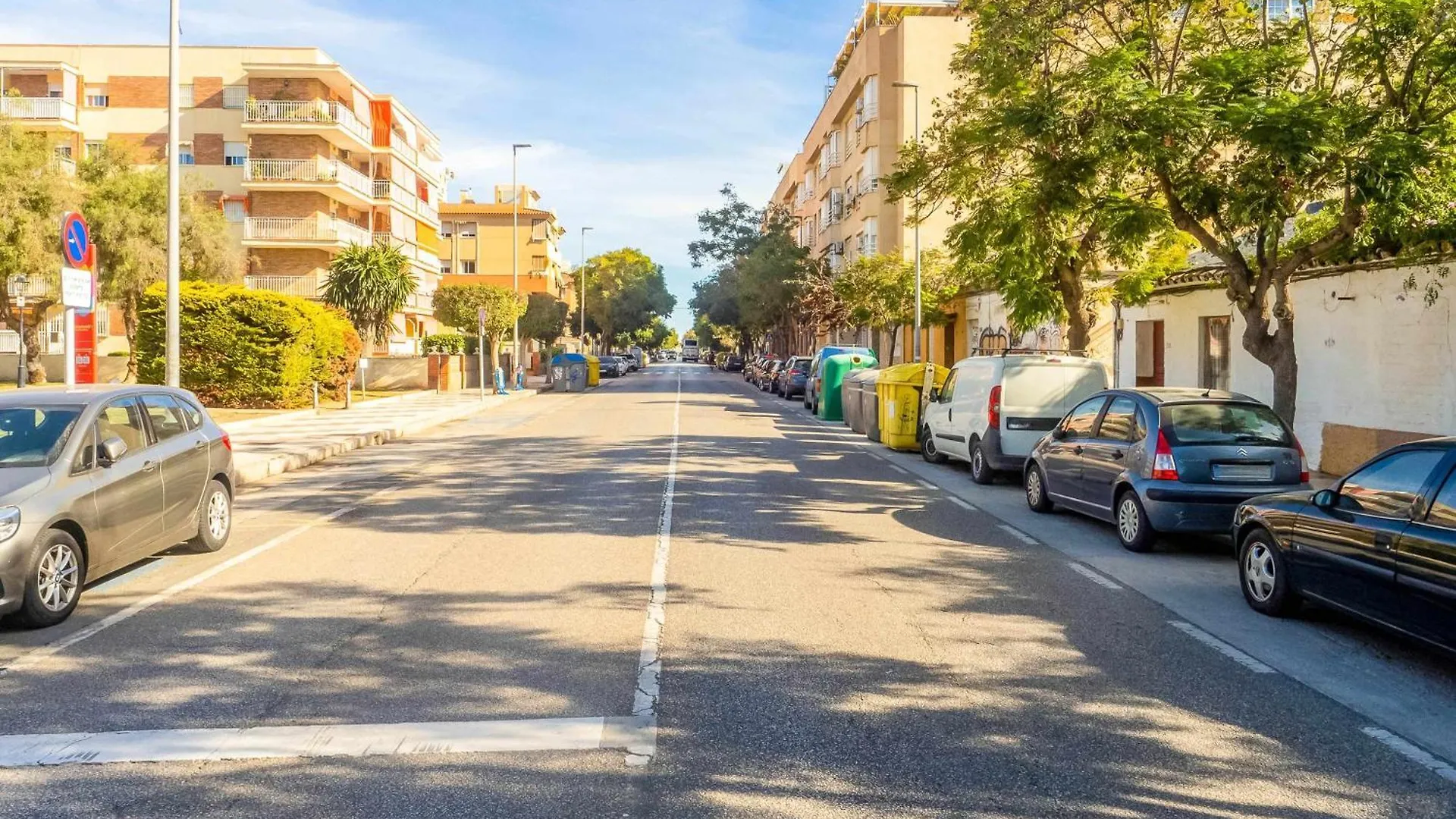 Centrico Apartamento Con Terraza En La Playa Rincon de la Victoria